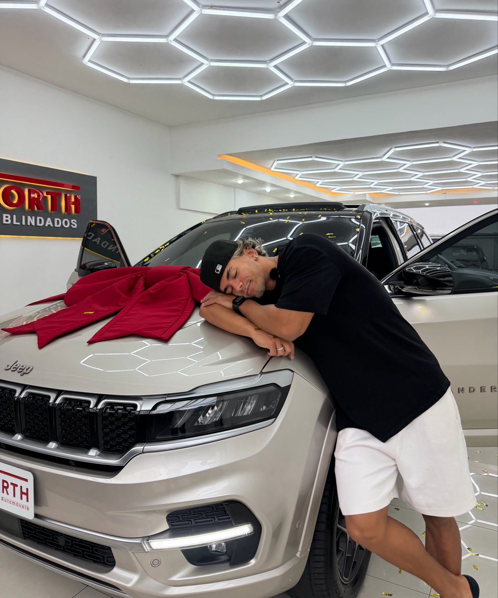 artthuroficial_'s tweet photo. Meu primeiro carro 🙌🏽😍 https://t.co/4dlXaNQUo9