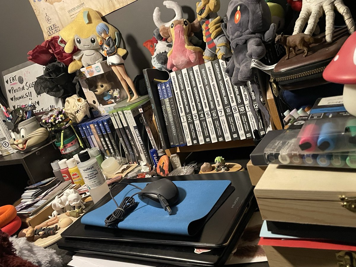 FoulMoth's tweet photo. ispy core desk https://t.co/JgQ7CTrRFR