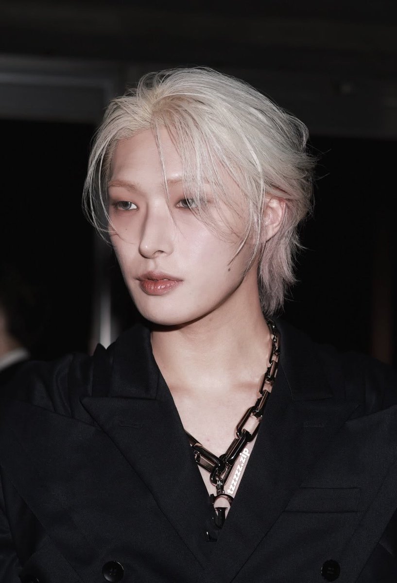 gfstarhwa's tweet photo. when omega milfgi attends the wedding of his friend’s daughter, he doesn’t have any expectations other than enjoying the beach and some free drinks.

then there’s yh, an alpha and friend of the groom, who spots mg lounging while on bartending duty and he knows he has to have him. https://t.co/lXsN38JjyZ