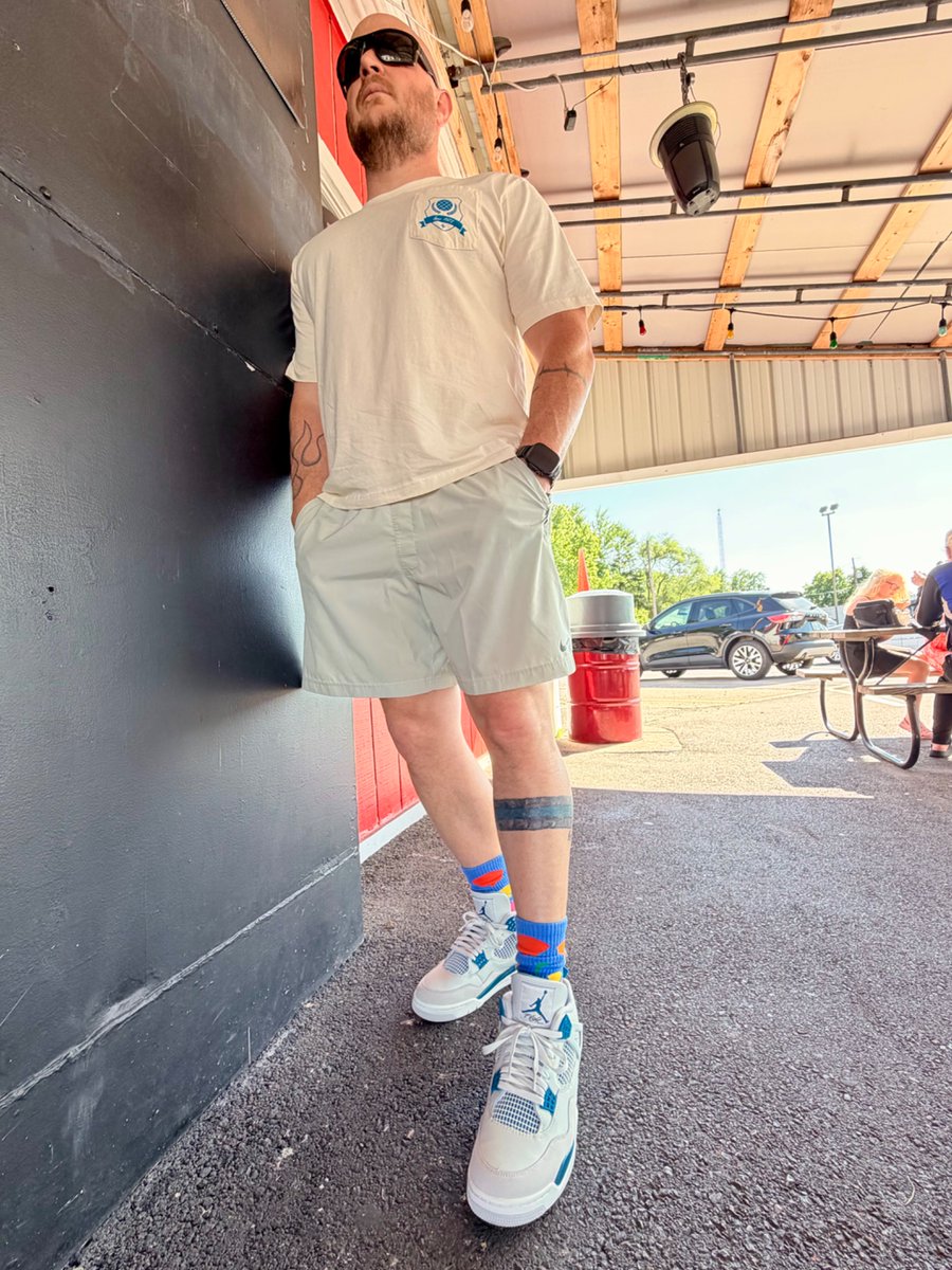 JaySenior24's tweet photo. Thursday #OutFitGrid. 
Rocked the @Jumpman23  Military Blue 4s for the 1st time!! #apthcry #nike #419 https://t.co/Zs6NKKSuMH