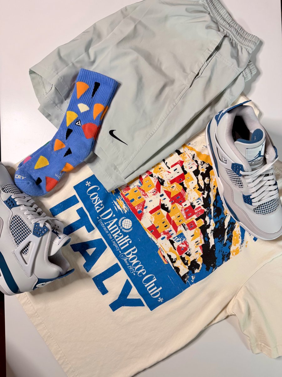 JaySenior24's tweet photo. Thursday #OutFitGrid. 
Rocked the @Jumpman23  Military Blue 4s for the 1st time!! #apthcry #nike #419 https://t.co/Zs6NKKSuMH