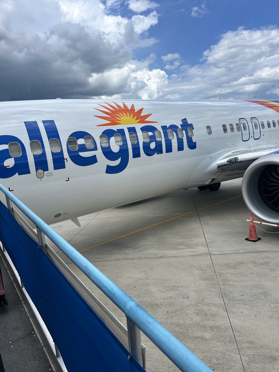 PixelAirplanes's tweet photo. Allegiant photos I took today https://t.co/oHHHJNXOSi