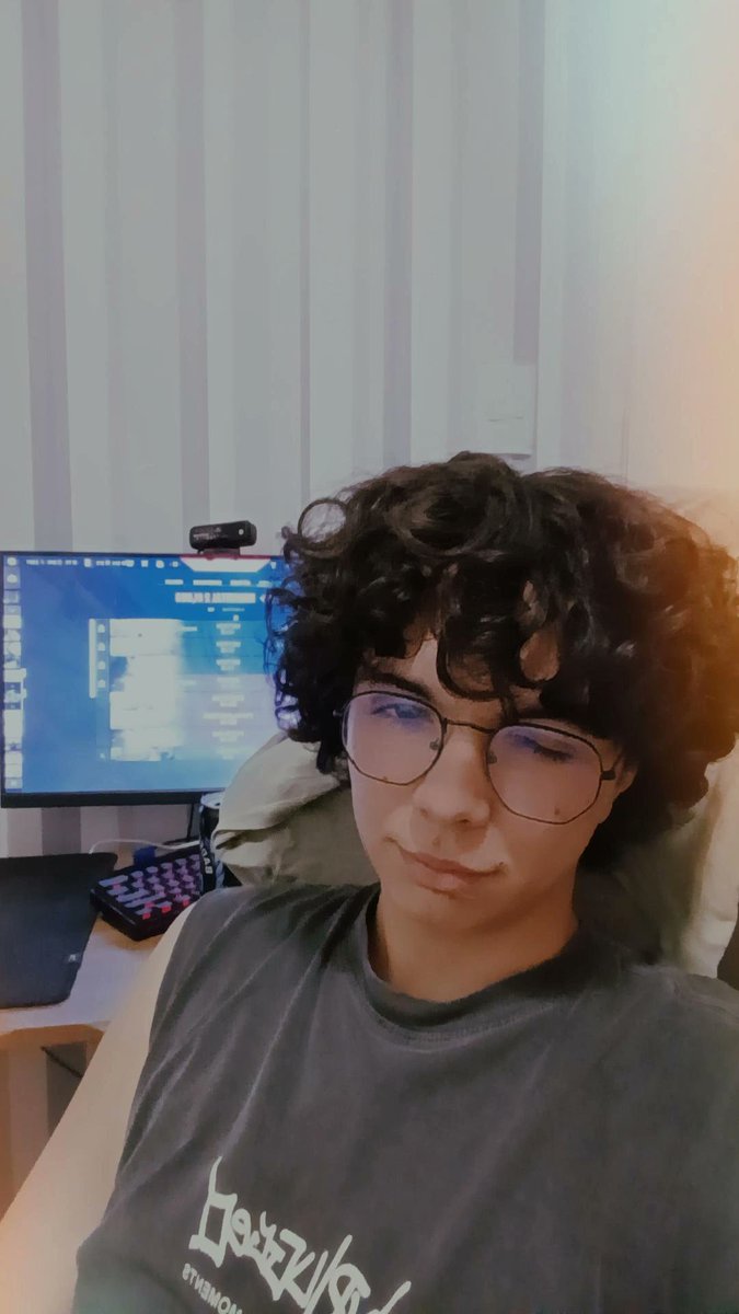 char_bite's tweet photo. Até que tô bonitinho https://t.co/Cs2crkuHQK