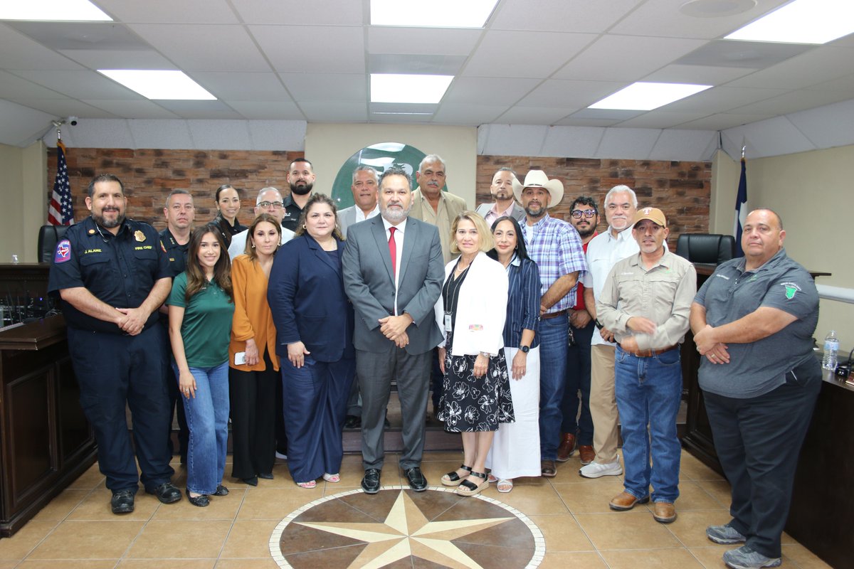 CityofPalmview's tweet photo. After seven transformative years, City Manager Michael Leo bids farewell to Palmview, leaving a legacy of growth and prosperity.  Please help us wish him well as we celebrate Michael Leo day in Palmview. Read more here: https://t.co/yHGnQ1Ielz https://t.co/FtN0zVnjLm