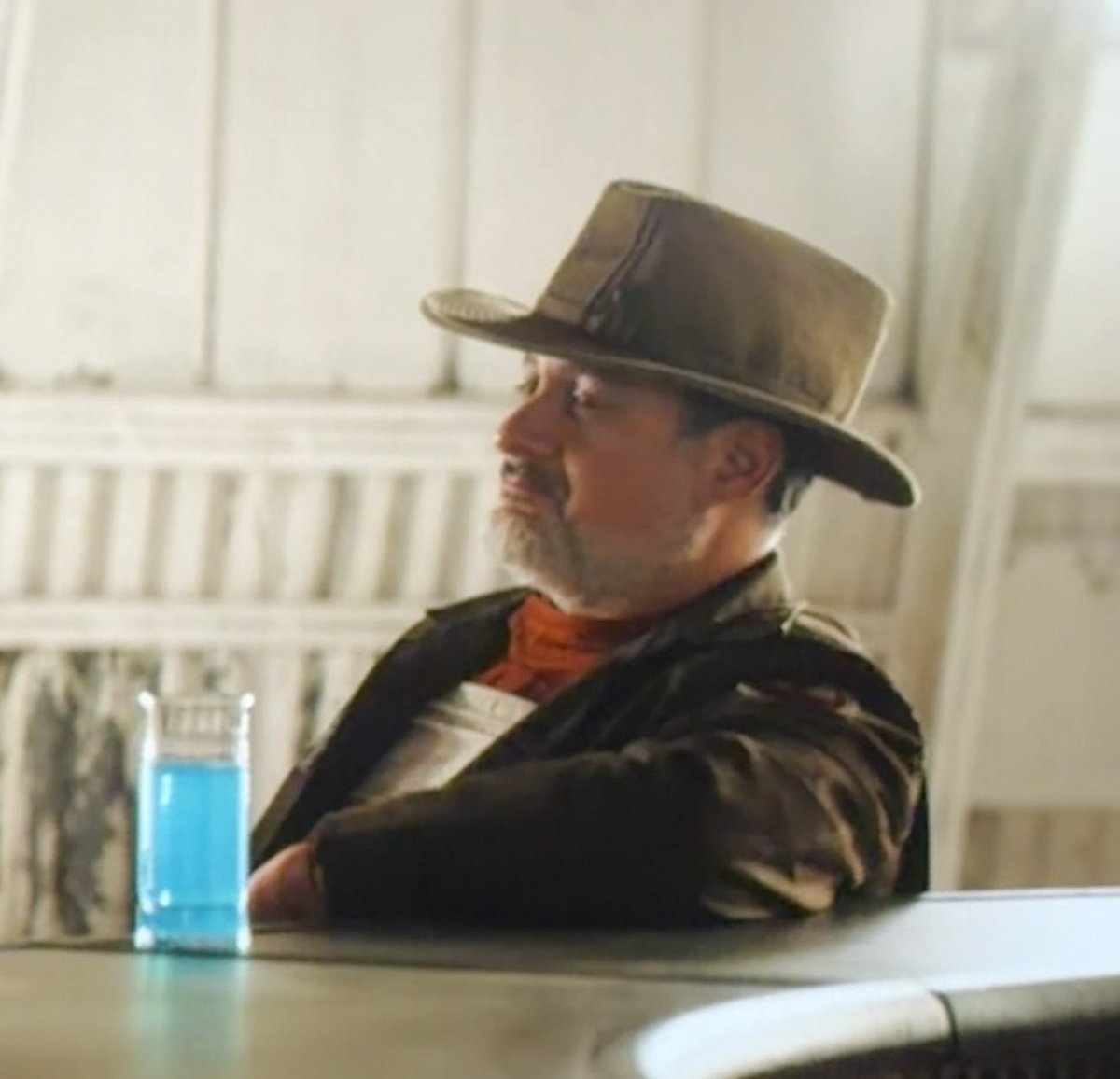 FiloniFlipper44's tweet photo. #FiloniImagine
Trapper Wolf (Played by #Dave) is at a Bar with you. Suddenly Jon Taffer from Bar Rescue walks into the bar.
Dave: “Wow. Who is this space pirate.”
Jon Taffer: “My Name is Jon Taffer from Bar Rescue. We need to fix this Bar.”
Dave: “The Phantom Menace of Bars” https://t.co/WkhVE1xZAa