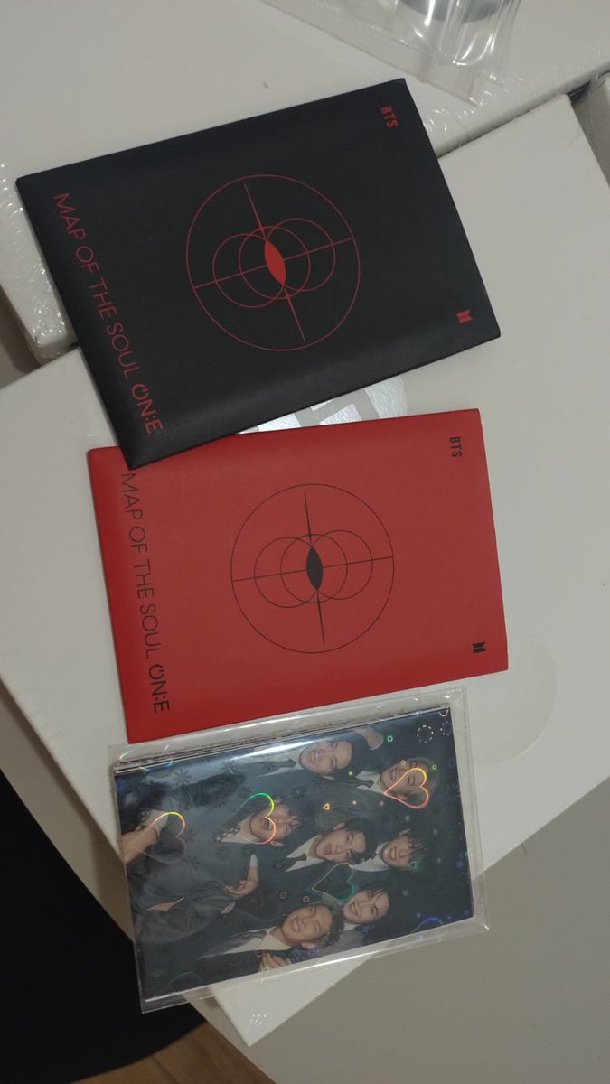 daechwizitas's tweet photo. feedback positivo pra queridíssima @berrycegs 

os albuns chegaram protegidíssimos com plastico bolha, muito bem embaladinhos e sem nenhum amassado. os freebies (no plástico) são fofíssimos e vieram em ótima qualidade. os pobs vieram no sleeve mt bem protegidos tbm 💜 https://t.co/VzxpHjx7Sp