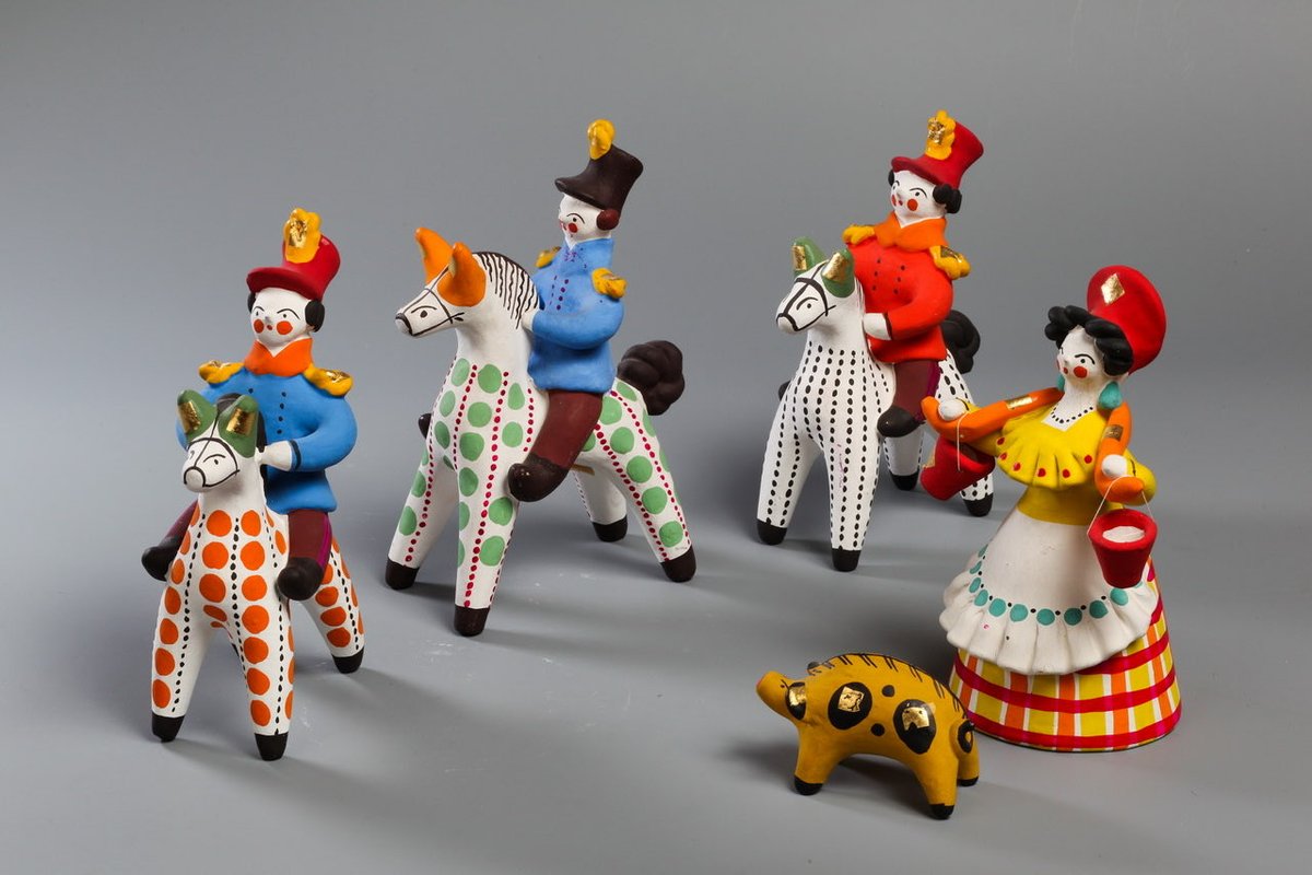 EmbaixadaRusPt's tweet photo. Os artesanatos ocupam um lugar especial no património cultural da Rússia. 

Entre eles destaca-se o brinquedo colorido e festivo de Dymkovo. Parece que captou a alegria das celebrações populares.
 
🔗 https://t.co/cRTlWyDNDP https://t.co/mZdDOvA1gT