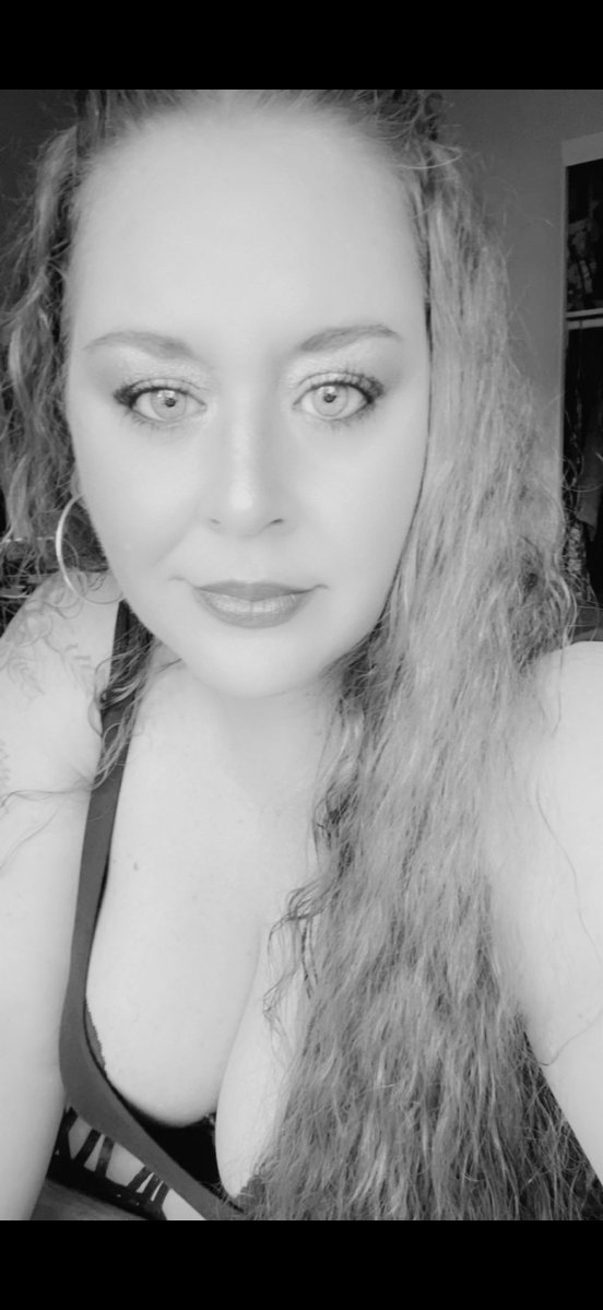 DeeFromSD's tweet photo. Let me see your favorite black and white pictures 🤍🩶🖤🤍🩶🖤 https://t.co/kSpmRahoAT
