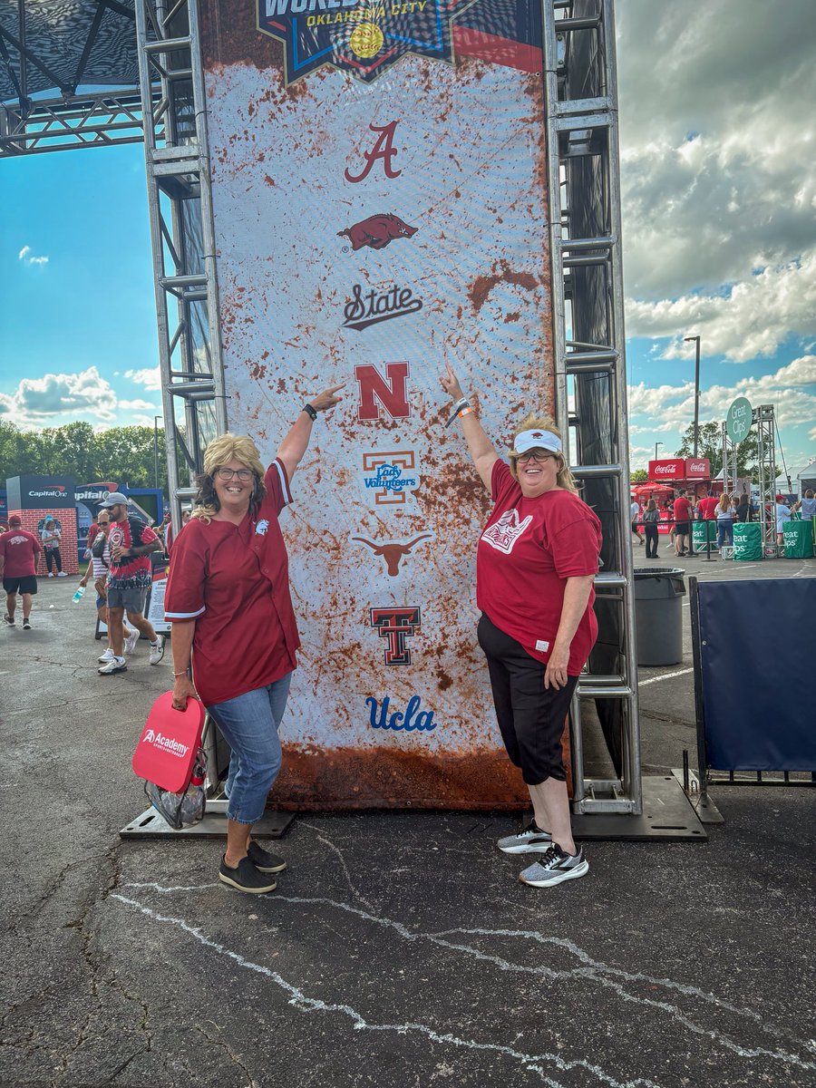 PeggyRoweps's tweet photo. Fisher Cousins ❤️🥎🐗❤️ @tim_radio https://t.co/iwq2oEcGnt