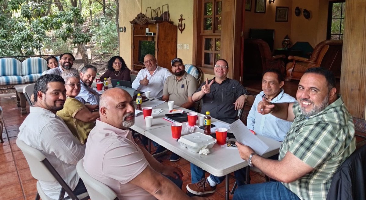 RudoPastor's tweet photo. Agradezco la confianza y el apoyo que cuatro movimientos internos y destacados liderazgos del @PartidoLibre otorgan a este proyecto de unidad y renovación desde San Pedro Sula. El diálogo y reorganización que nos permitan construir consensos y capacidad de competir ha comenzado💪🏾 https://t.co/3lCqeief1E
