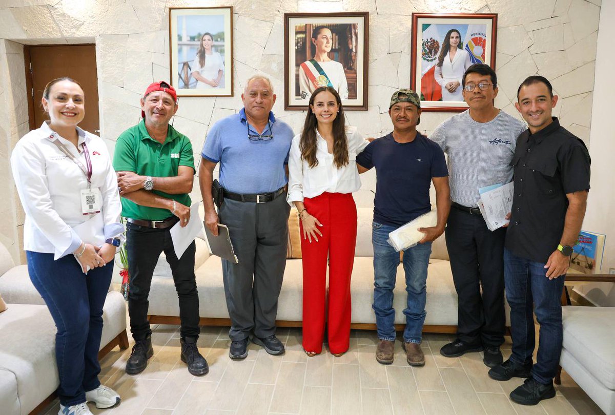 lead2scs's tweet photo. La alcaldesa @AnaPatyP continúa fortaleciendo el contacto directo con la población a través de las audiencias públicas realizadas en el Palacio Municipal, donde además de escuchar inquietudes y solicitudes.

#Cancun #Predial #AnaPatyPeralta #ApoyoSocial  @AytoCancun https://t.co/l1E7N9pKZZ
