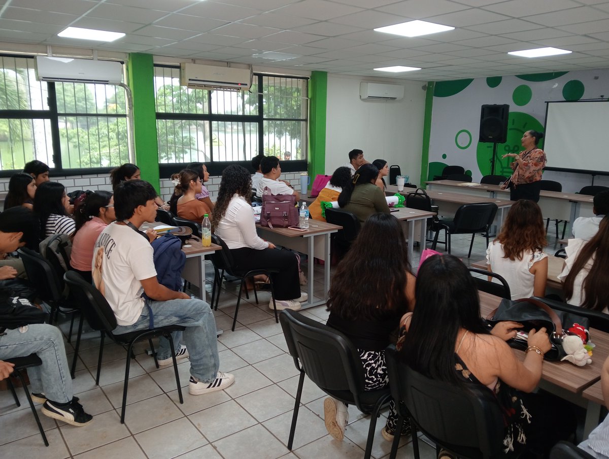 daea_ujat's tweet photo. Estudiantes del 2º CEDU, de la Licenciatura en Ciencias de la Educación, realizaron la actividad “Presentación de Carteles del Huerto Familiar” y “Presentación del Huerto Institucional”, como parte de la asignatura Sociología de la Educación. https://t.co/6pMYrCtyha
