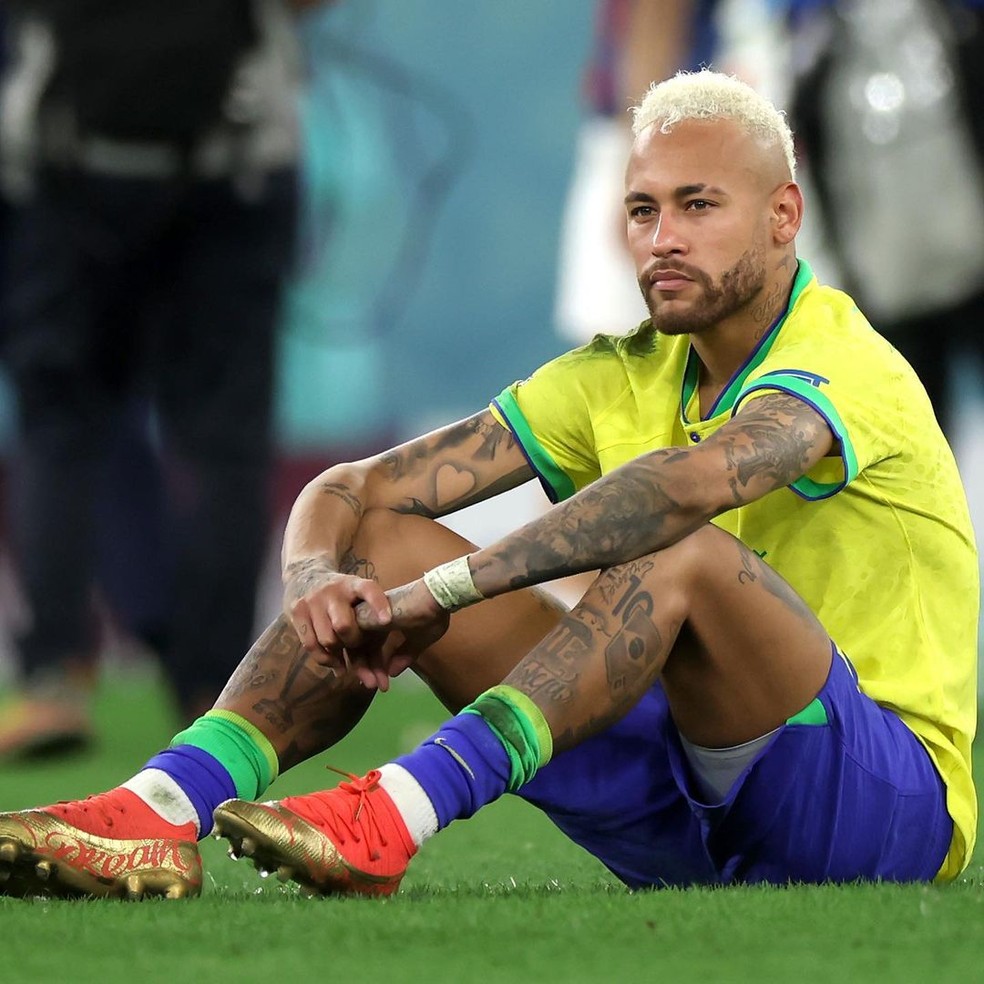 falecidovitrola's tweet photo. 🚨 URGENTE

Carlo Ancelotti acredita que o atacante brasileiro Neymar possa ter despertado uma Explosão Adolla de forma inconsciente após sua última lesão.

O treinador decidiu levar o jogador até a Evangelista após relatos de pequenas chamas surgindo durante suas arrancadas. https://t.co/znYaIklq6j