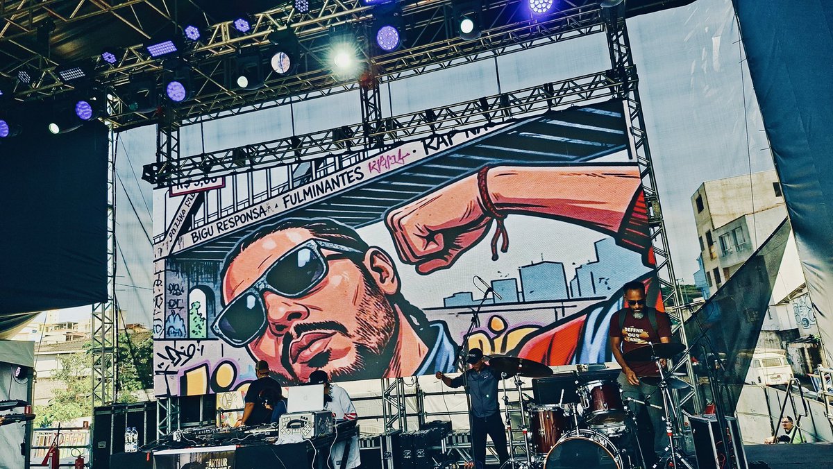 Arthurfreestyle's tweet photo. O Show foi um sucesso! 🔥😉
É a primeira vez que me apresento na “Virada Cultural” o Festival dos Festivais, levando minhas músicas e idéias para um palco enorme e ao fundo um super telão Led, posso dizer que foi mais um sonho realizado, estrutura pesada, toda uma produção linda. https://t.co/8Cf08z6yid