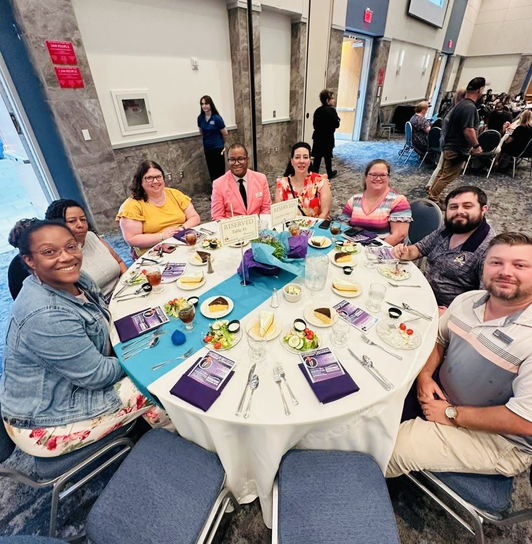 TarHeelTeachers's tweet photo. We appreciate @MoGreenNCDPI for delivering rousing remarks today at the Craven County Partners in Education Annual Luncheon! We are committed to Achieving Educational Excellence! #nced #CravenEarlyCollegeWINS #TarHeelTeachers #NCSEPOYNetwork #NCTOYPOY #BestInNation https://t.co/rGVlBQStEE