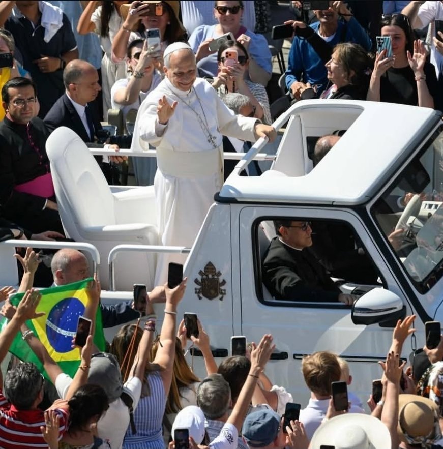 fpagesc's tweet photo. "A lo largo de los siglos se han producido constantemente cambios de este tipo, con el fin de consentir a los fieles una fructuosa participación, por medio de las acciones rituales, en el ministerio pascual de Cristo, fundamento de la Fe cristiana."
Del #PapaLeónXIV
👍🏼🙏🏼☝🏼❤️‍🔥🕊🙌🏼 https://t.co/rwlZ5G8PGp