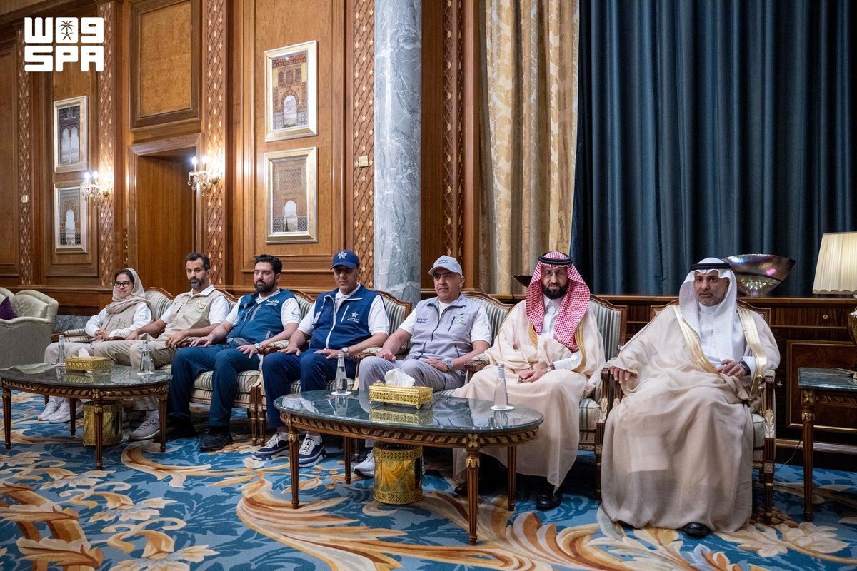 SPAregions's tweet photo. الأمير عبدالعزيز بن سعود وزير الداخلية رئيس لجنة الحج العليا يلتقي قيادات الصحة المشاركة في موسم الحج.
https://t.co/JySACgQYjg
#حياكم_الله | #واس_حج47 https://t.co/2hqy9N1I4O