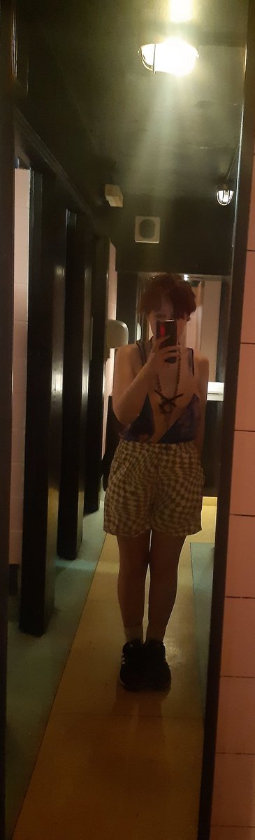 Cons_Cals's tweet photo. Tiny thigh gap maybe ? https://t.co/iYsVosQRyr
