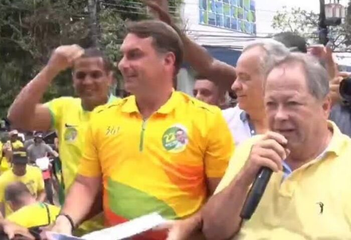 esquerday's tweet photo. @kimpaim Logo ele? Parceiro do mandante do assassinato de Marielle? 🤭🤭🤭 https://t.co/y6i4oqkx8b