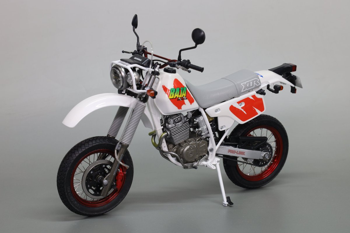 Edanke1's tweet photo. ハセガワのXLR250 bajaｗ使ってモタードマシンを製作しました。 https://t.co/VVhkWRs04s