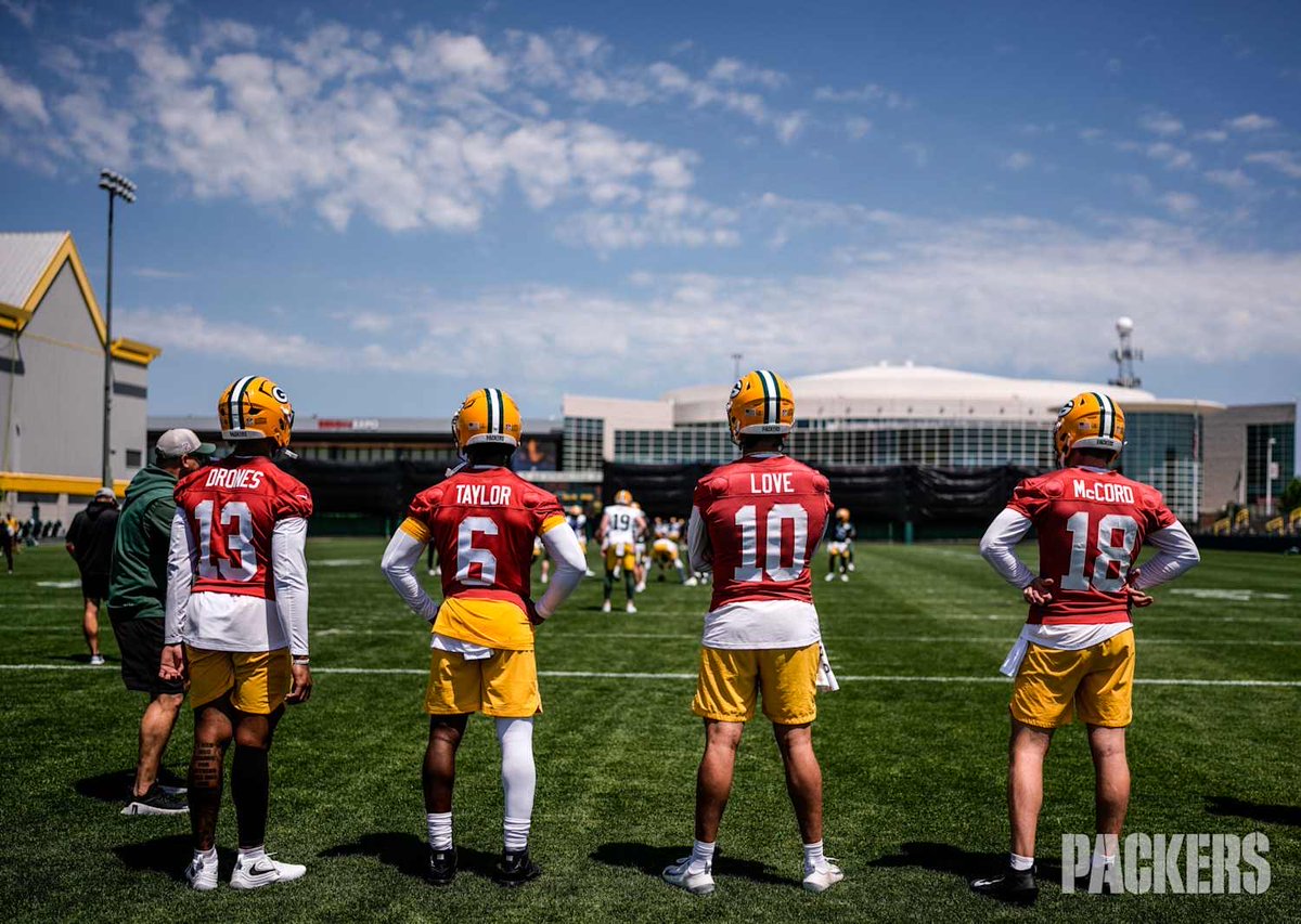 SleeperPackers's tweet photo. The Packers 4 QBs:

🧀 Jordan Love
🧀 Tyrod Taylor
🧀 Kyle McCord
🧀 Kyron Drones

#GoPackGo https://t.co/U66C2ilLBg
