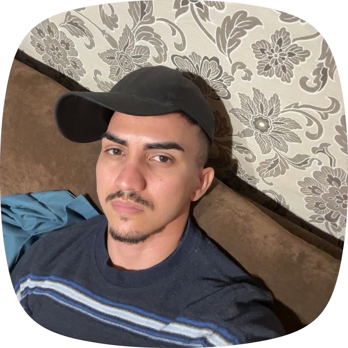 DevotoDaAnitta's tweet photo. 😏🧢 https://t.co/qeJZp6gPPO
