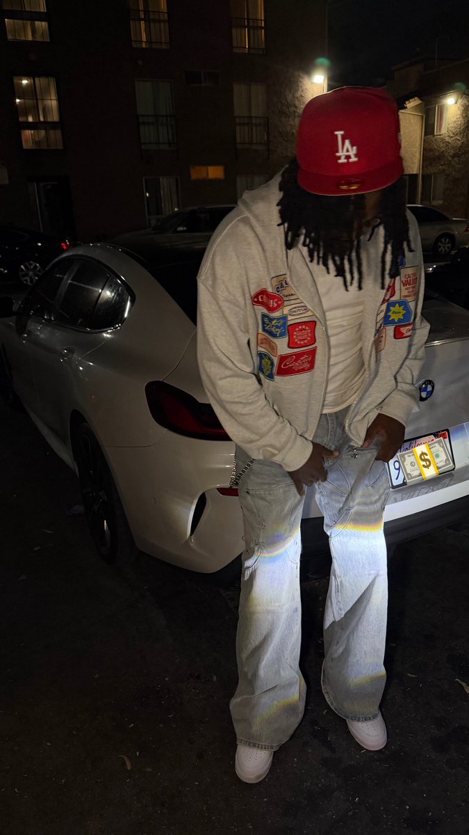 __Dag0at's tweet photo. They say I’m getting fat on em, she must ain’t met no baller w a belly raccs on em 🏚️💫 https://t.co/PcWhtyU9qd