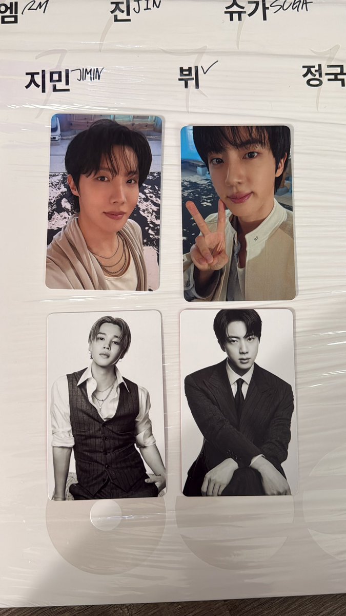 Sunflowerara's tweet photo. Is anyone willing trade all 4 of these for 1 color JK??? #BTS_ARİRANG #bts #bts_photocard https://t.co/hQMvETiLJT