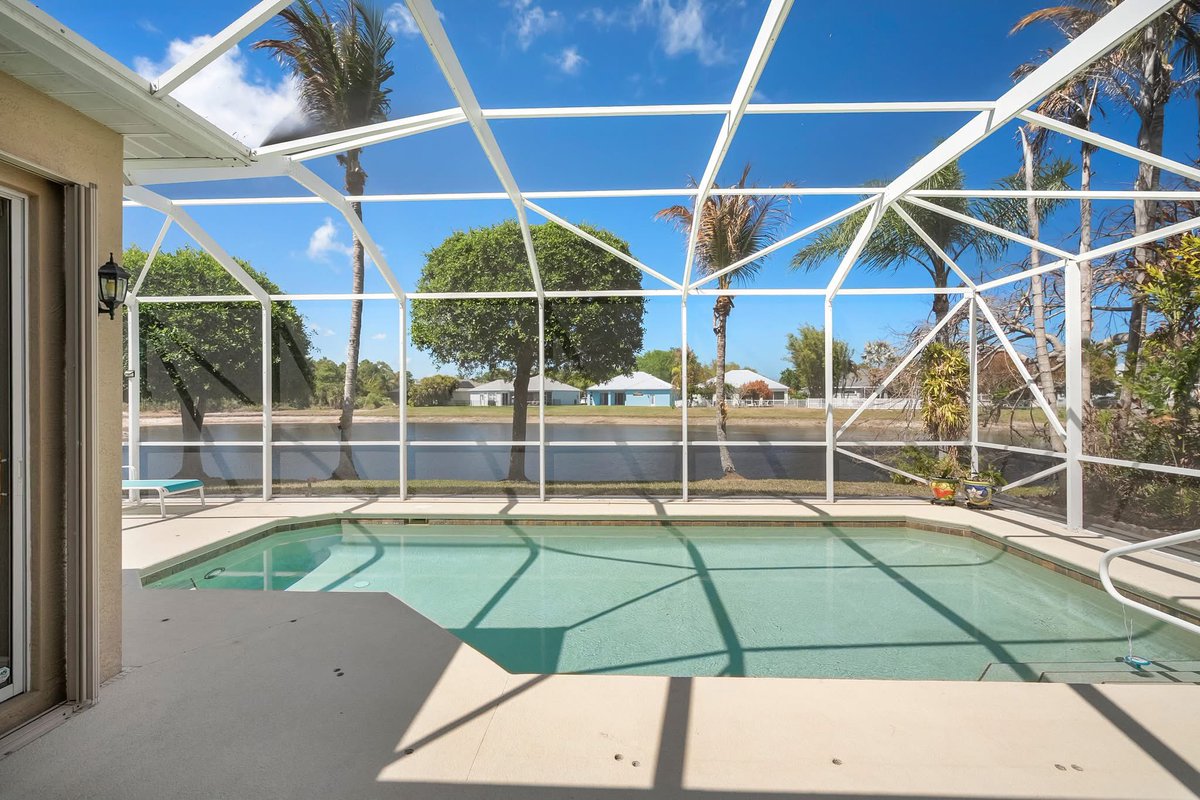HoldyRealty's tweet photo. 🎉 SOLD by Tim Holdy - Serving Both Buyer and Seller!
507 NW Sunflower Place | The Pines of Jensen Beach
💰 Sold CASH for $707,500 https://t.co/Lx1dfe1EzK