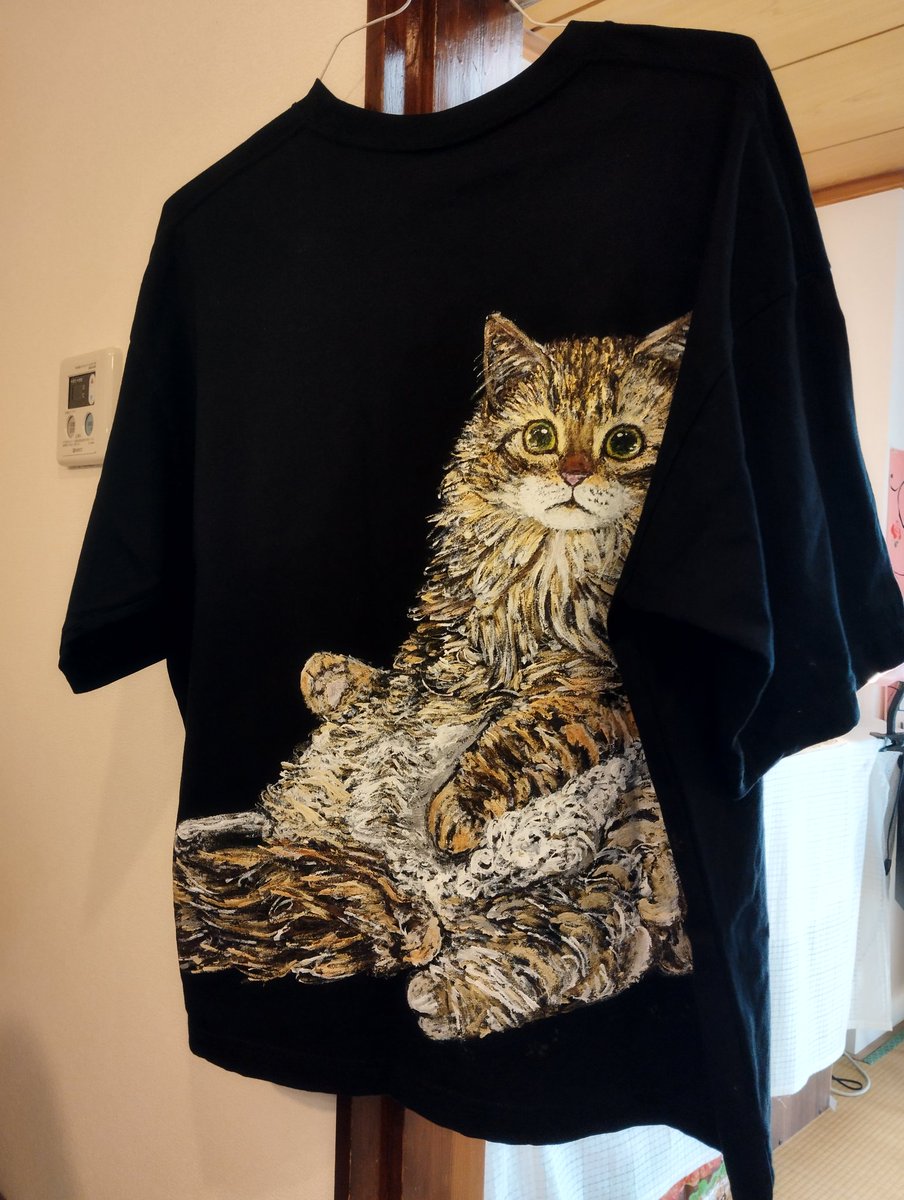 bQTt6oSm6uZqgS1's tweet photo. 🍑「暑い〜」
本日は12〜17時OPENです
#夢幻ねこ展
はいよいよ明日まで

Tシャツフェアは秋までのんびりやってます。
#くろねこ座 
#ねこかわいいね https://t.co/CjNU9P3mMF