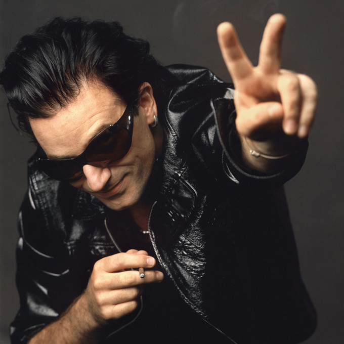TheExtremeMusi1's tweet photo. Bono looking super cool https://t.co/BlsE0viE04