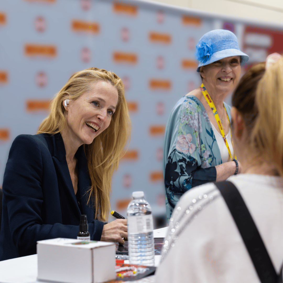 fanexpodenver's tweet photo. The truth is out there... and so are Gillian Anderson and David Duchovny at FAN EXPO Denver. Get up close with Mulder, Scully, and the rest of the cast of the X-Files through exclusive photo ops and autographs. Grab yours now: https://t.co/tojbm4ZMfJ https://t.co/w1jdoaC47r