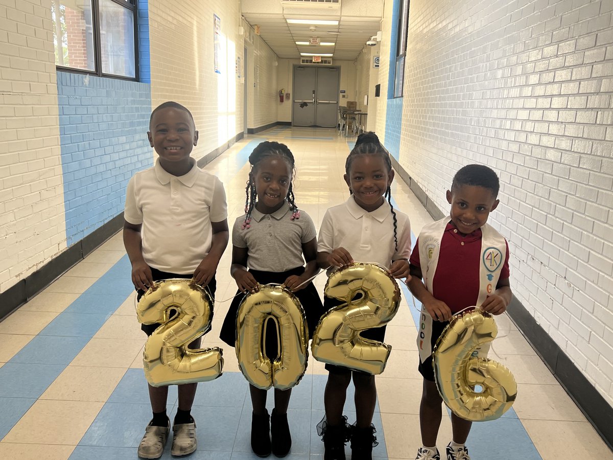 Sunset_Park_CAS's tweet photo. We welcomed our former Sunset Park Trojans back for our annual graduation walk today! Our pre-k and kindergarten students led the graduates, and they were followed by our fifth graders. https://t.co/ONgg7v0yxG