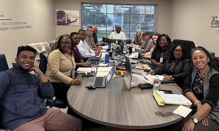 BUSRideMag's tweet photo. Real-time technology is transforming public transit in Shreveport. Through a partnership between SporTran and Avail Technologies, riders benefit from live bus tracking, improved service alerts and stronger communication tools. https://t.co/zVVWFWThF8 https://t.co/HEcoS8NO3c