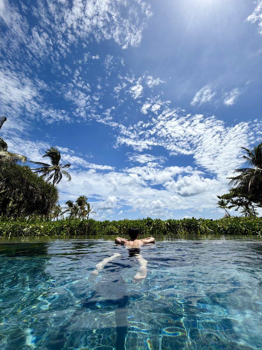 xRabbit_fn's tweet photo. 1週間ほど海外に行ってました🏝️
世界大会のポスト流れてくるけど、次に海外に行くのはIGNUMとしてがいいな✈️🌍 https://t.co/fijPmkRTWr