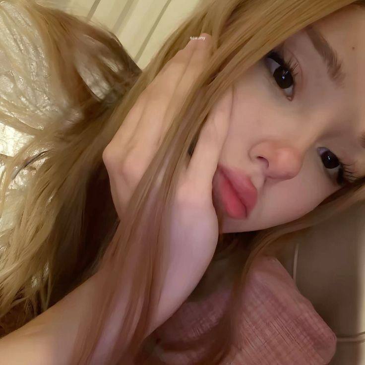 Alice tweet media