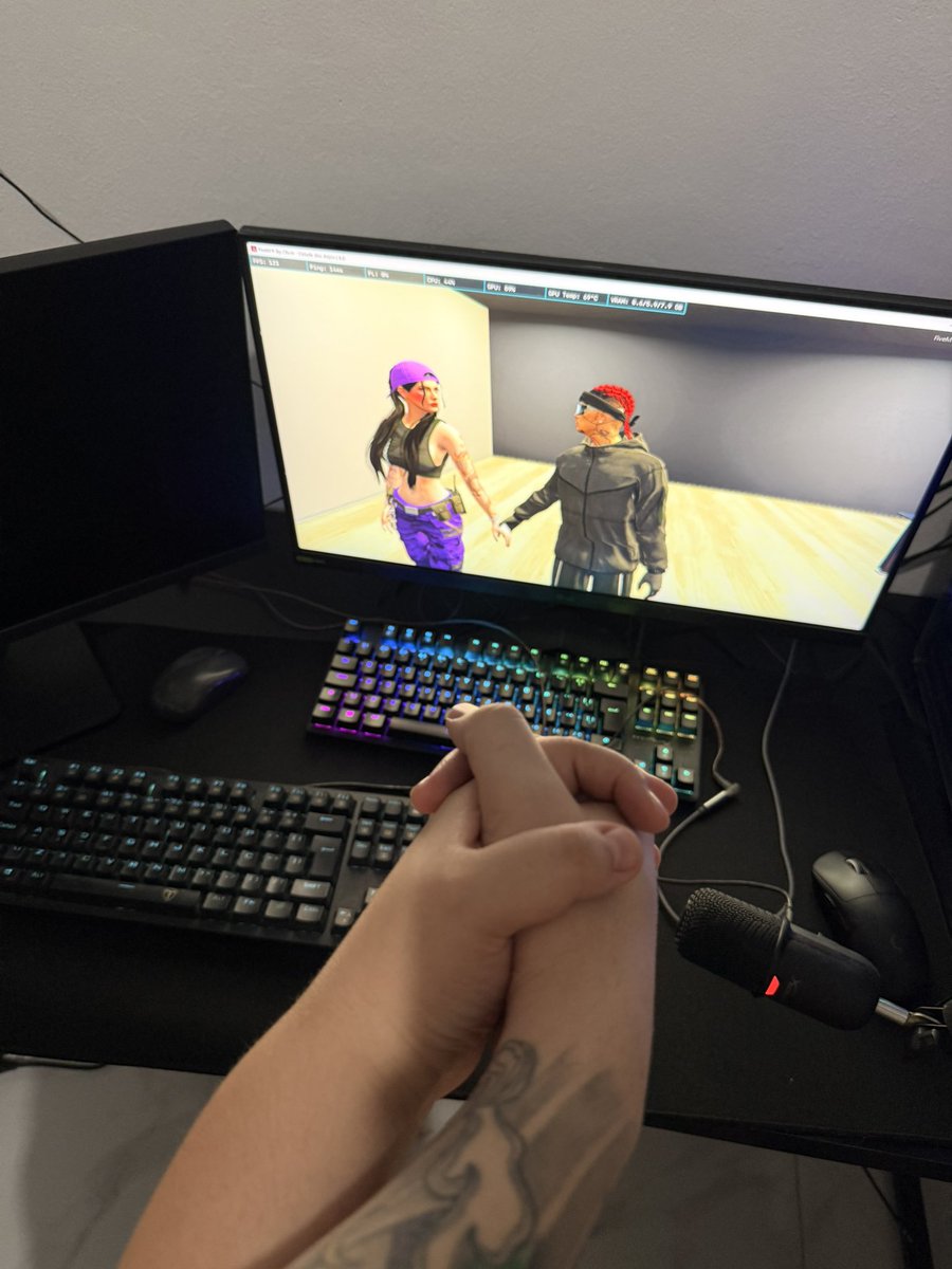 Rafalhenrique_'s tweet photo. É a tropa do #LFF @rayoongj https://t.co/QPRIjH7G44