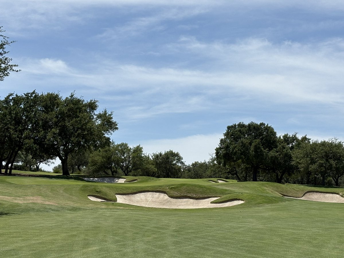 Dmakes2's tweet photo. Cordillera Ranch
Boerne, TX

Hidden away in the middle of the Hill Country, Cordillera plays true to the area with a bunch of up and down tee balls on the front 9. You hit a low area on the back so it’s a bit more flat. Pure Bent greens are a nice change in Bermuda country https://t.co/DRlT8ycnTL