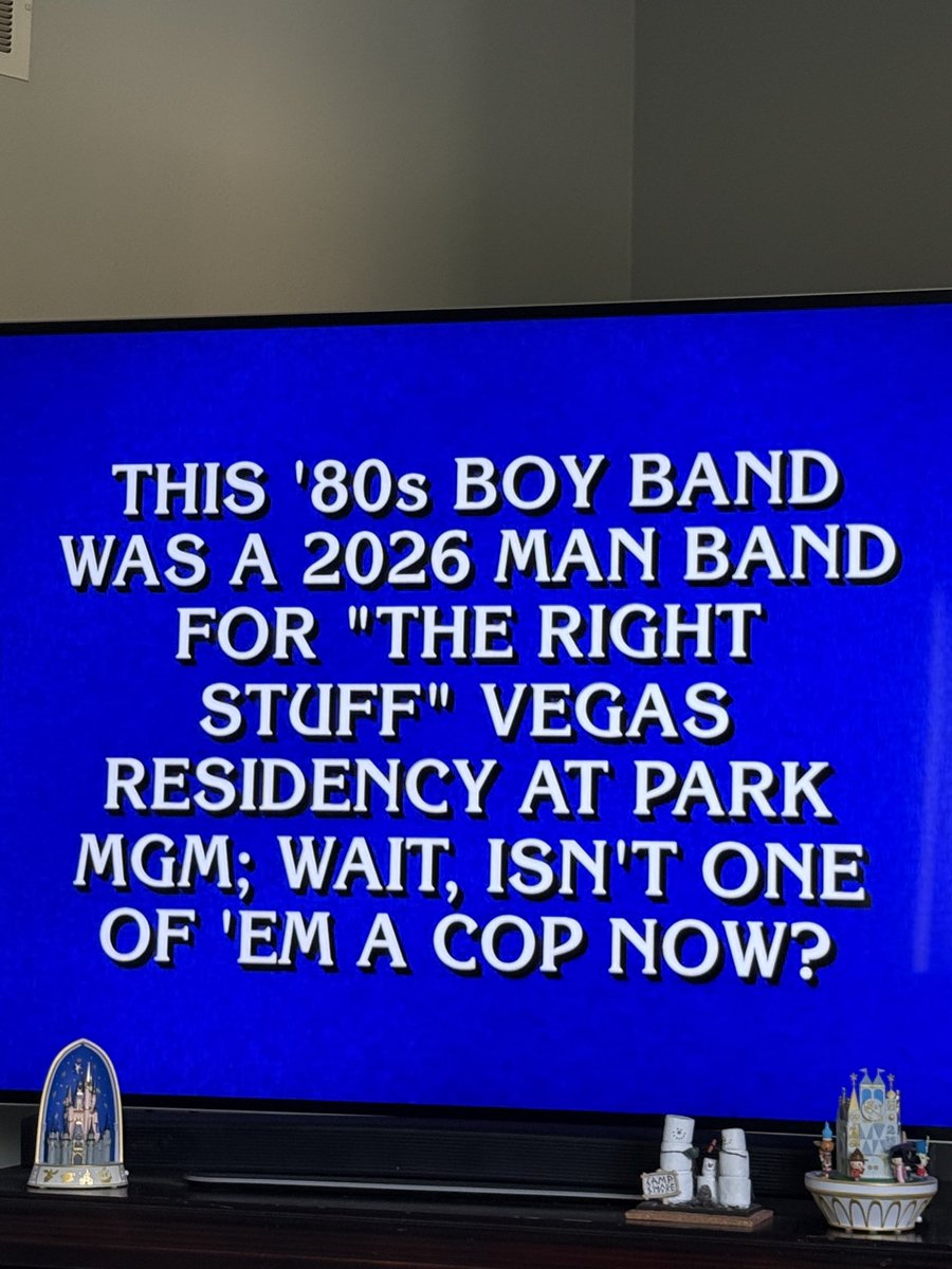 omurph's tweet photo. @NKOTB @DonnieWahlberg @dannywood @joeymcintyre @JennyMcCarthy loved seeing this on Jeopardy today!!! https://t.co/YgJxsHKMam