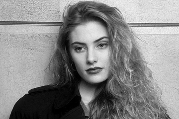 Gibboanxious's tweet photo. Mädchen Amick, promotional photos for Twin Peaks, 1989. https://t.co/QlyBZxE1qv