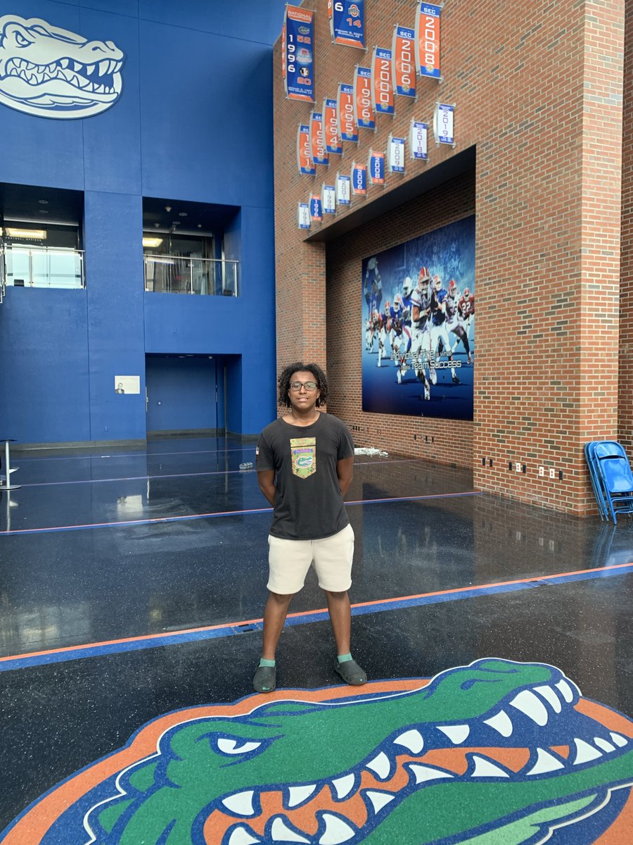 KADAJ_MARCIA95's tweet photo. Thank you to @UF for giving me a tour to your beautiful sports facility. I will be back soon to compete.  #Gogators 🐊 https://t.co/kydcInSzhh