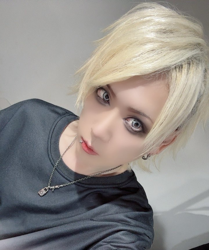 エフェメ Shiu tweet media