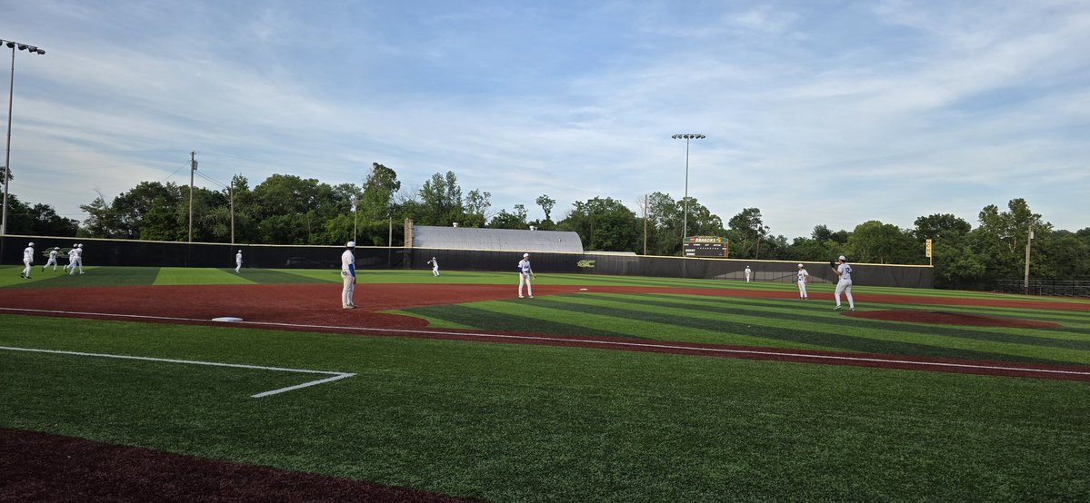 josh_claywell's tweet photo. 5th Region ⚾️ Tournament championship:

@laruecohawks and @TCcardsbaseball meet with a spot in the @KHSAA State Tournament up for grabs.

The Hawks are 29-8 on the year, and the Cardinals are 23-9.

@TheNESports2 @kyhsbca @PrepbaseballKY https://t.co/hh3eyAZu3p