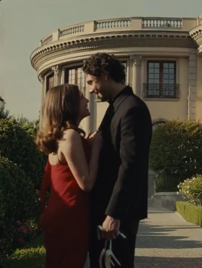 litandlattee's tweet photo. “but there’s more to life than hockey, he’s gazing at his girlfriend as he says that. Hannah is his entire world”

we’re officially entering hannahgarrett’s married era AAHH💌 https://t.co/qleCz1Pk5O