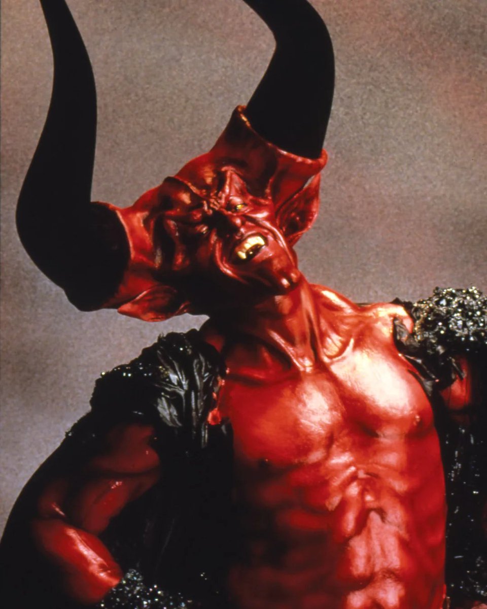 BurningEarth2's tweet photo. @ATRightMovies Tim curry. It's not even close. https://t.co/3JoFFy6dla