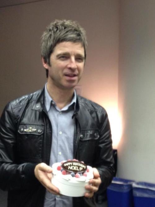 easynow_noelyg's tweet photo. happy 59th birthday Noel Gallagher! https://t.co/SjXwkGYOhj