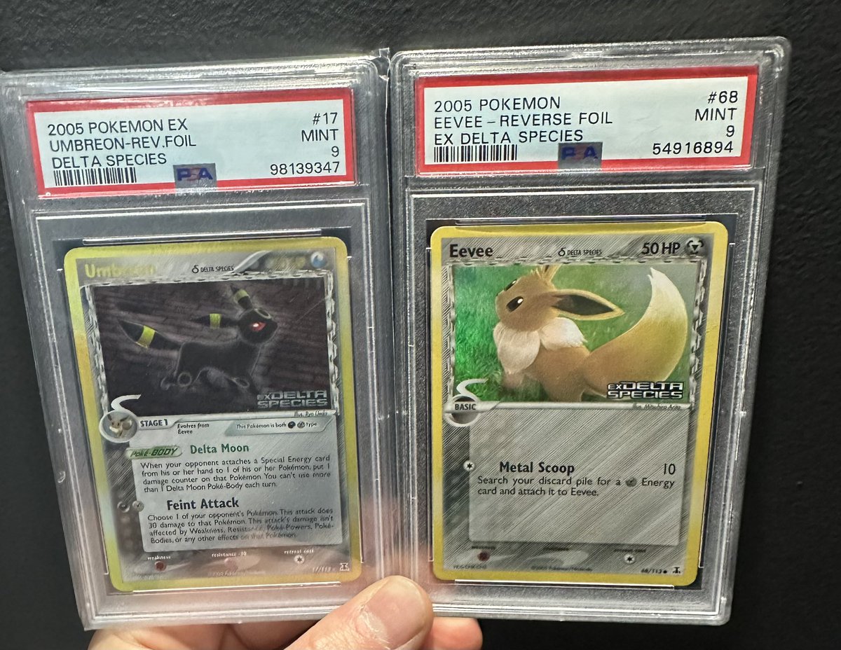 DevLeww's tweet photo. Does anyone wanna pay over market for some sexy evolution low pop gems👀

Umbreon pop 281
Eevee Pop 101

#Pokemon #Umbreon #Eevee #TCG #PSA #Tag #grading https://t.co/TfkL2I6DpW