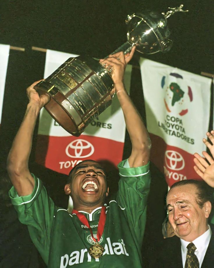 LegendFlavio's tweet photo. @possu007 @JuniorClubSA Y Zapata? https://t.co/ALcMVsUC1Y