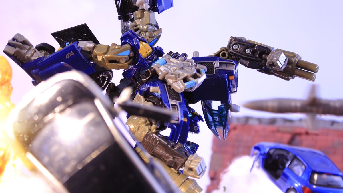 ChrisJAAMmmmm's tweet photo. *slow motion noises*

#transformers #maccadam #maccadams https://t.co/k1v2ZvyAGd