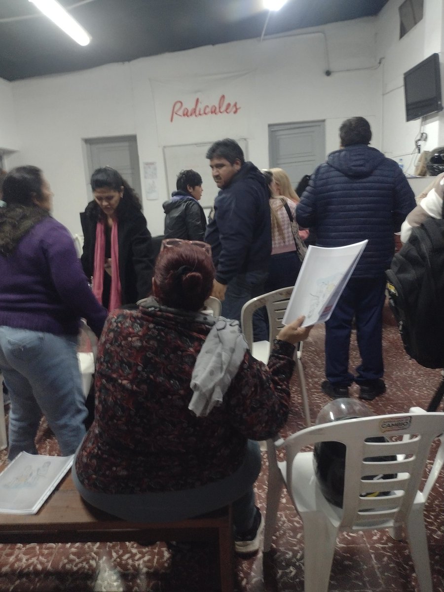 ComiteRAlfonsin's tweet photo. Mira nuestros talleres que tenemos en nuestro comité Raúl alfonsín. Cuidado del adulto mayor, yoga y folklore. Totalmente gratuitos para nuestros vecinos https://t.co/IkWbarBdI4